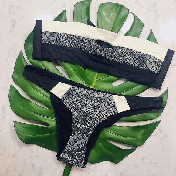 ✨Sexy Black &Cream Snakeskin Bandeau Style Bikini✨ - Picture 4 of 5